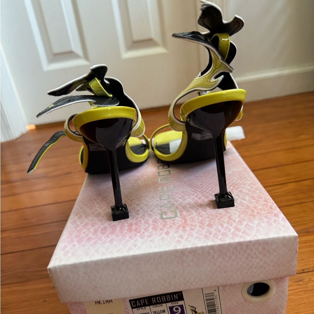 Women stylish yellow heels perfect for Spring and Summer.